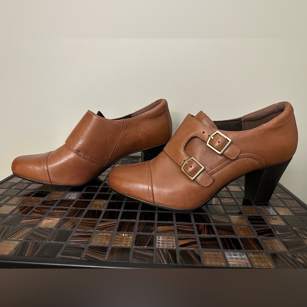 Clarks Sapphire Athena Tan Ladies Dress Shoes